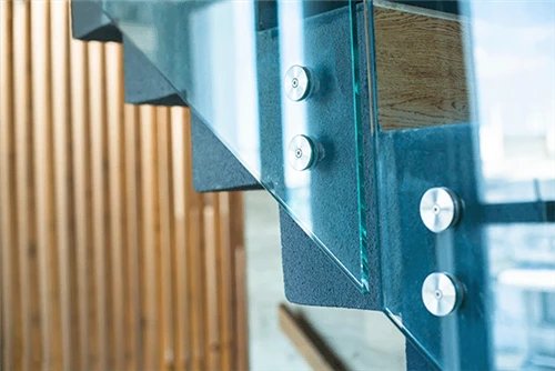 Lamintaed Glass VS Hertu Glass: Valkostir öryggisglers